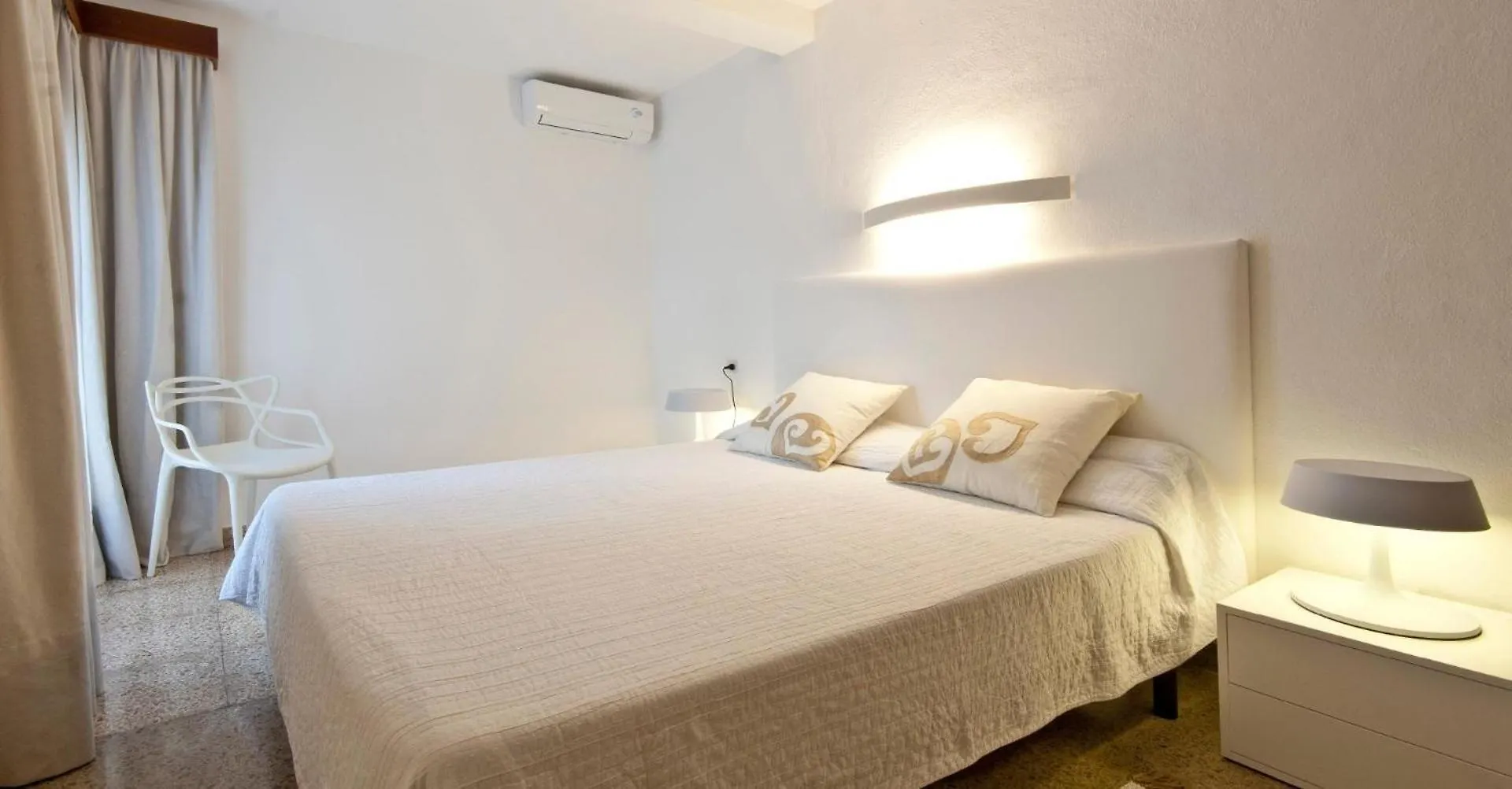 Landhaus Mit Garten, Sonnenterrasse Sowie Ueberdachter Terrasse Und Pool In Strandnaehe Cala Ratjada  Casa vacanze