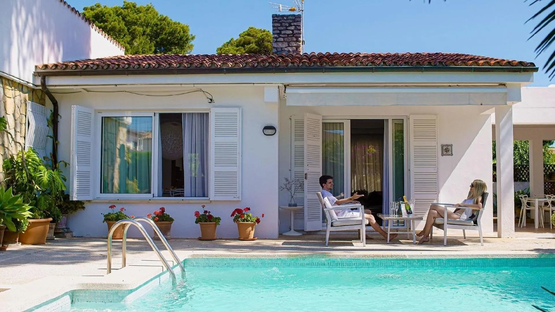 Landhaus Mit Garten, Sonnenterrasse Sowie Ueberdachter Terrasse Und Pool In Strandnaehe Cala Ratjada  0*, Cala Ratjada (Mallorca)